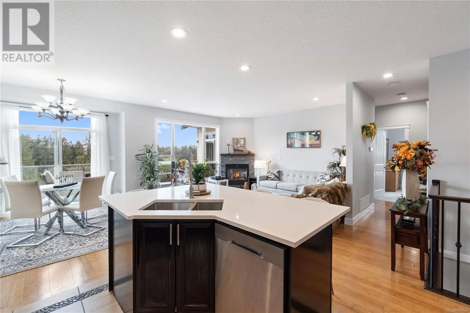 4232 Gulfview Dr