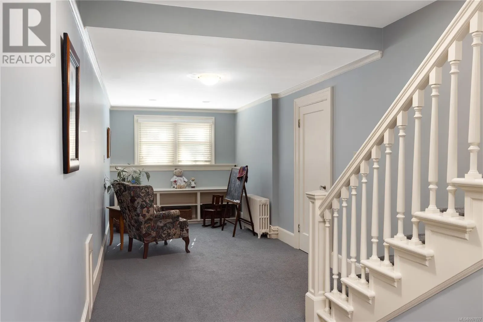 261 King George Terr