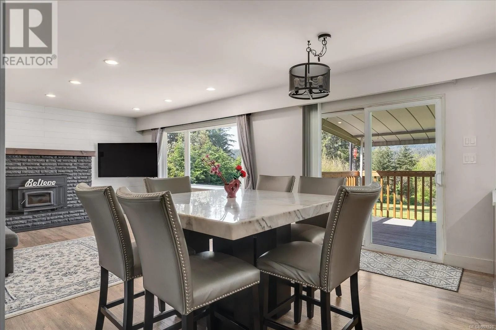 6657 Valley View Dr