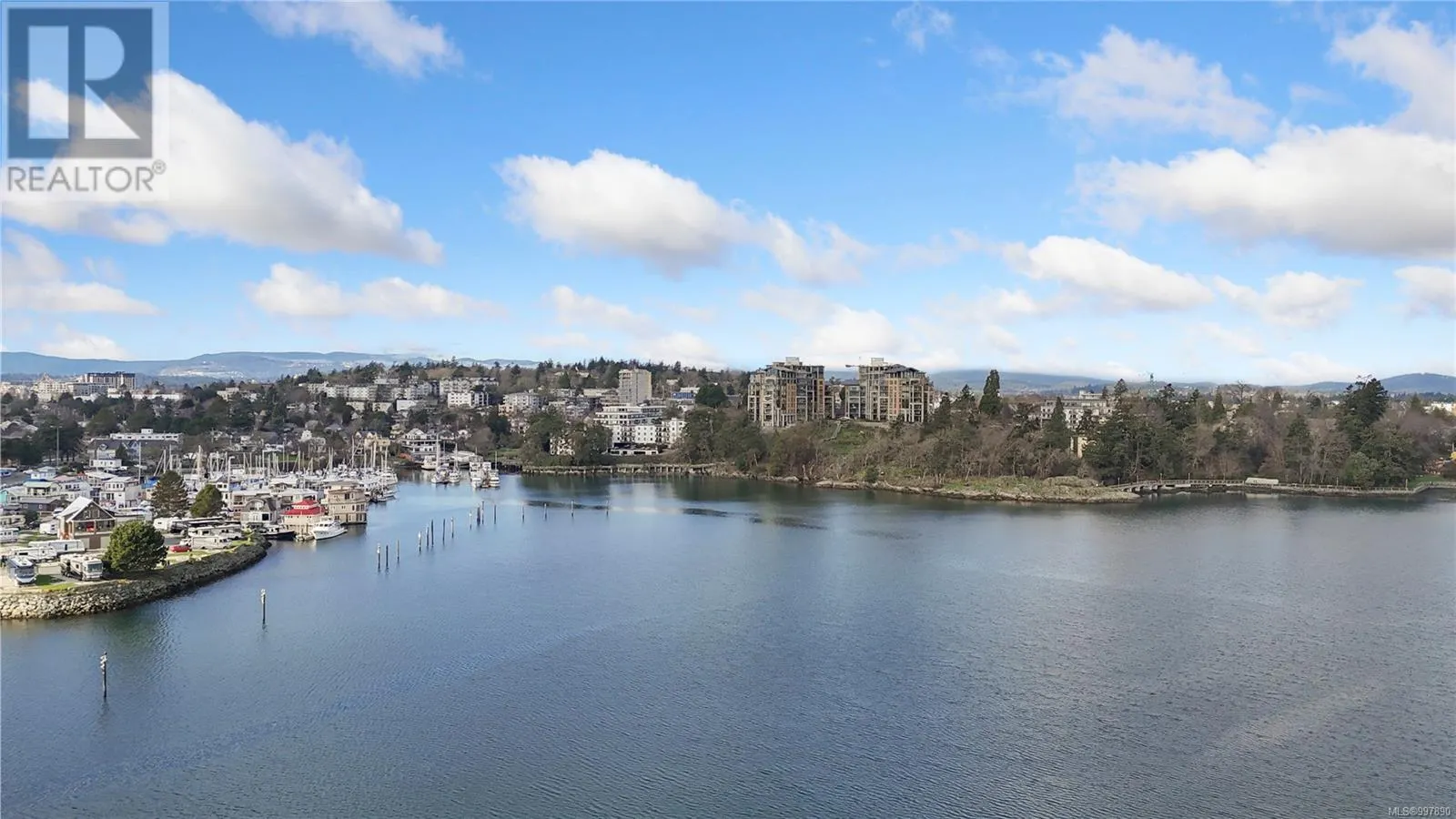 2 910 Old Esquimalt Rd