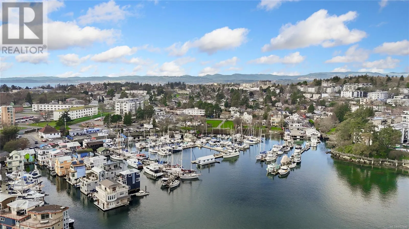 2 910 Old Esquimalt Rd