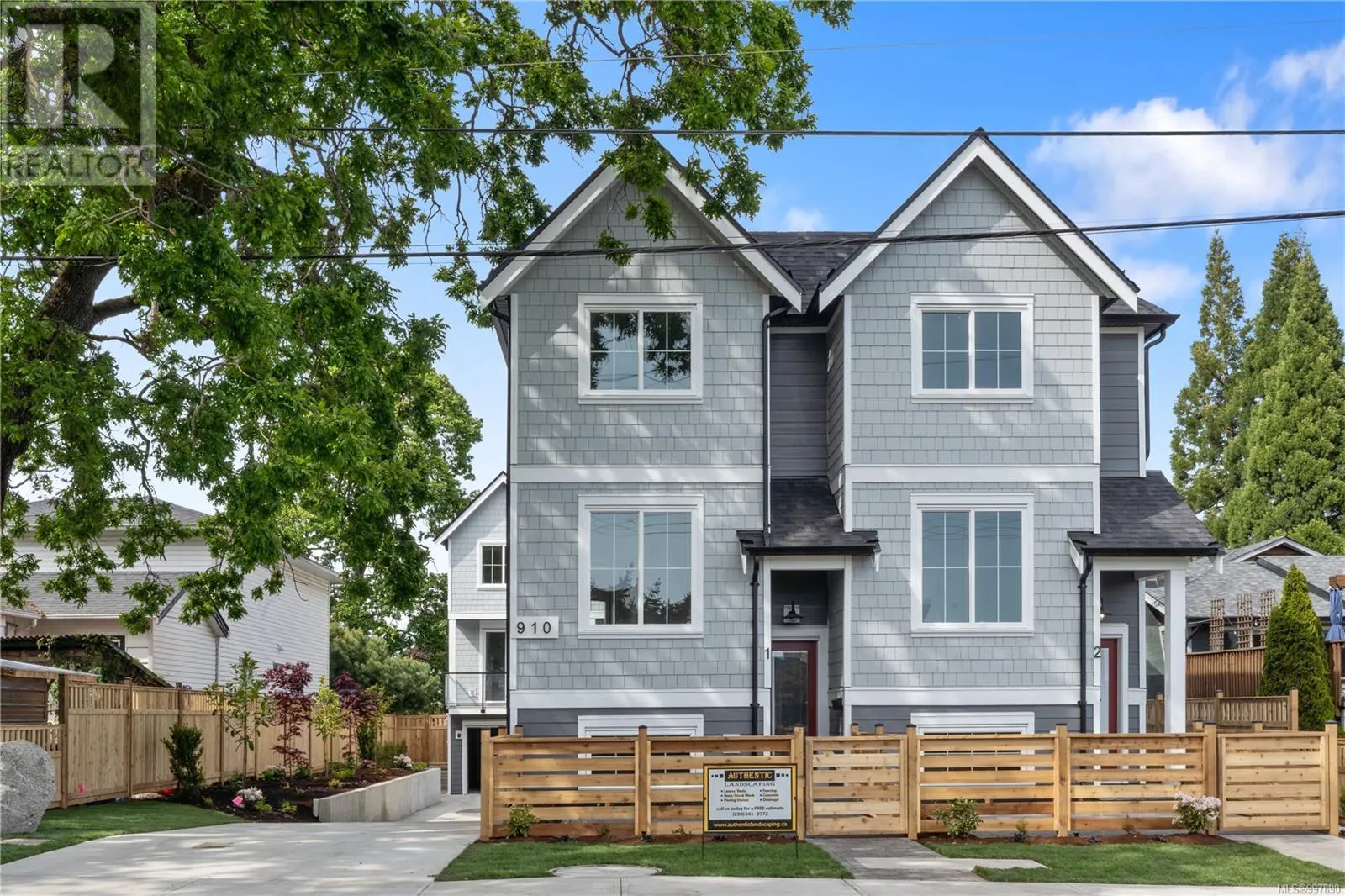 2 910 Old Esquimalt Rd
