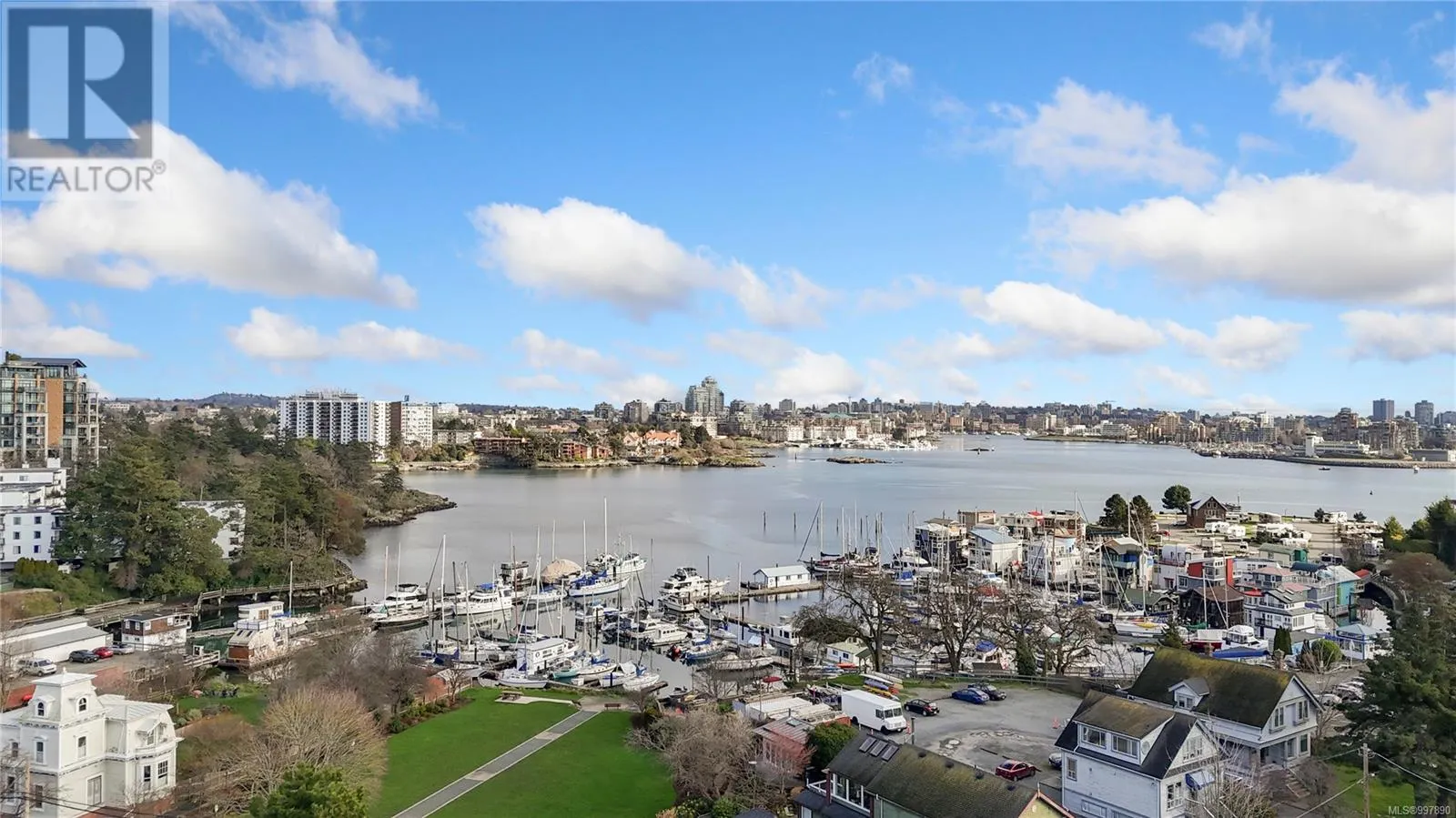 2 910 Old Esquimalt Rd