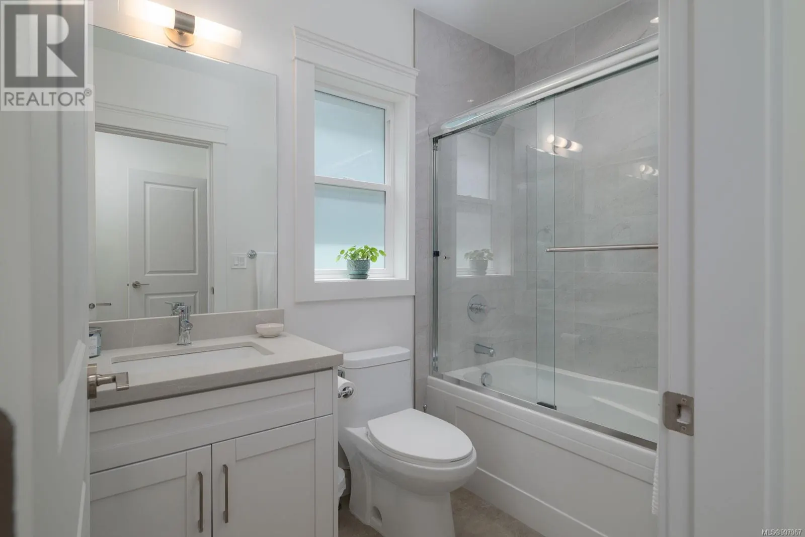 112 5160 Hammond Bay Rd