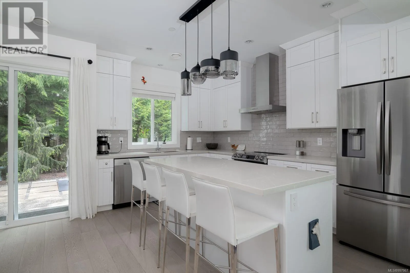 112 5160 Hammond Bay Rd