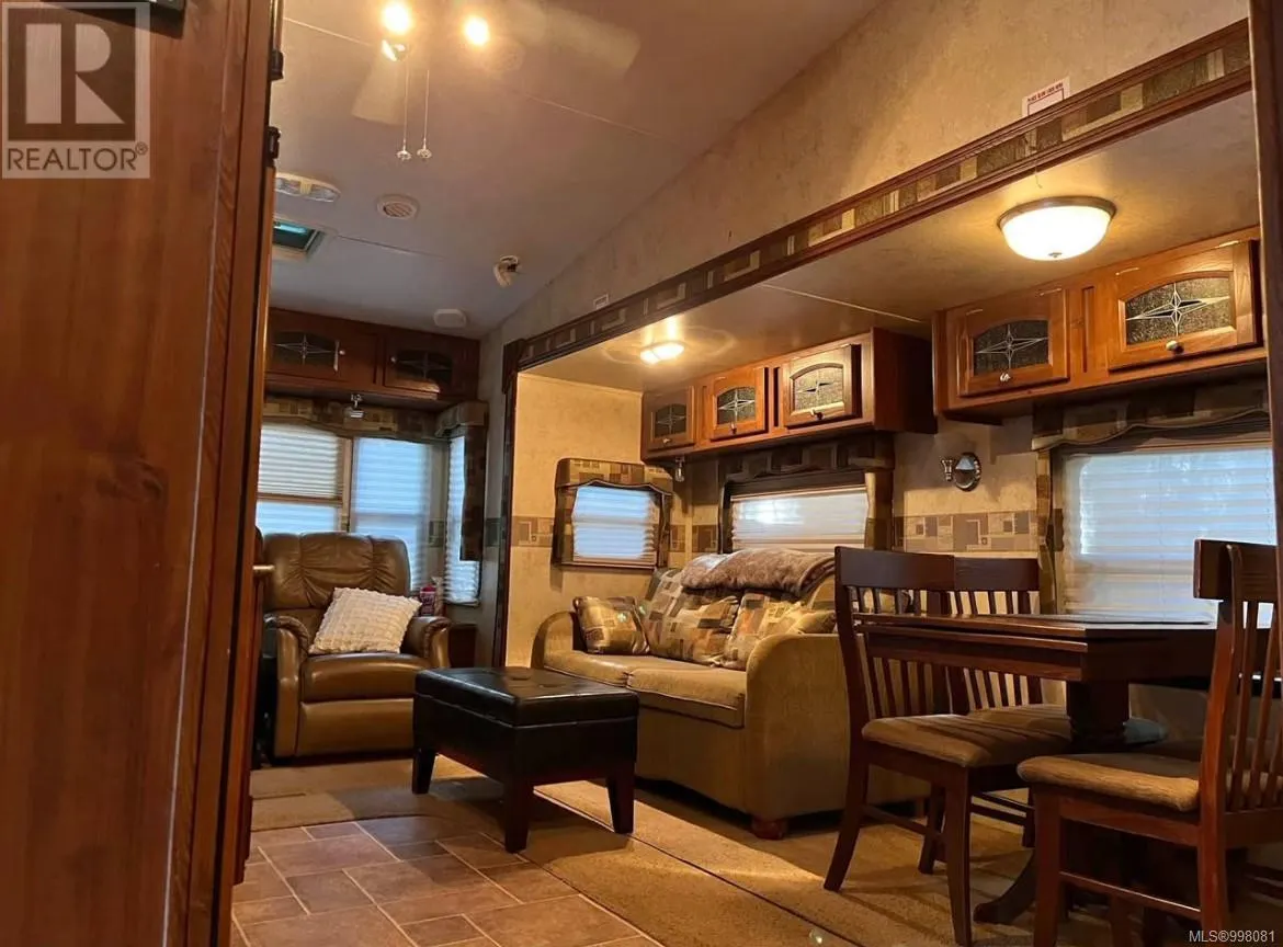 B9 10324 Lakeshore Rd