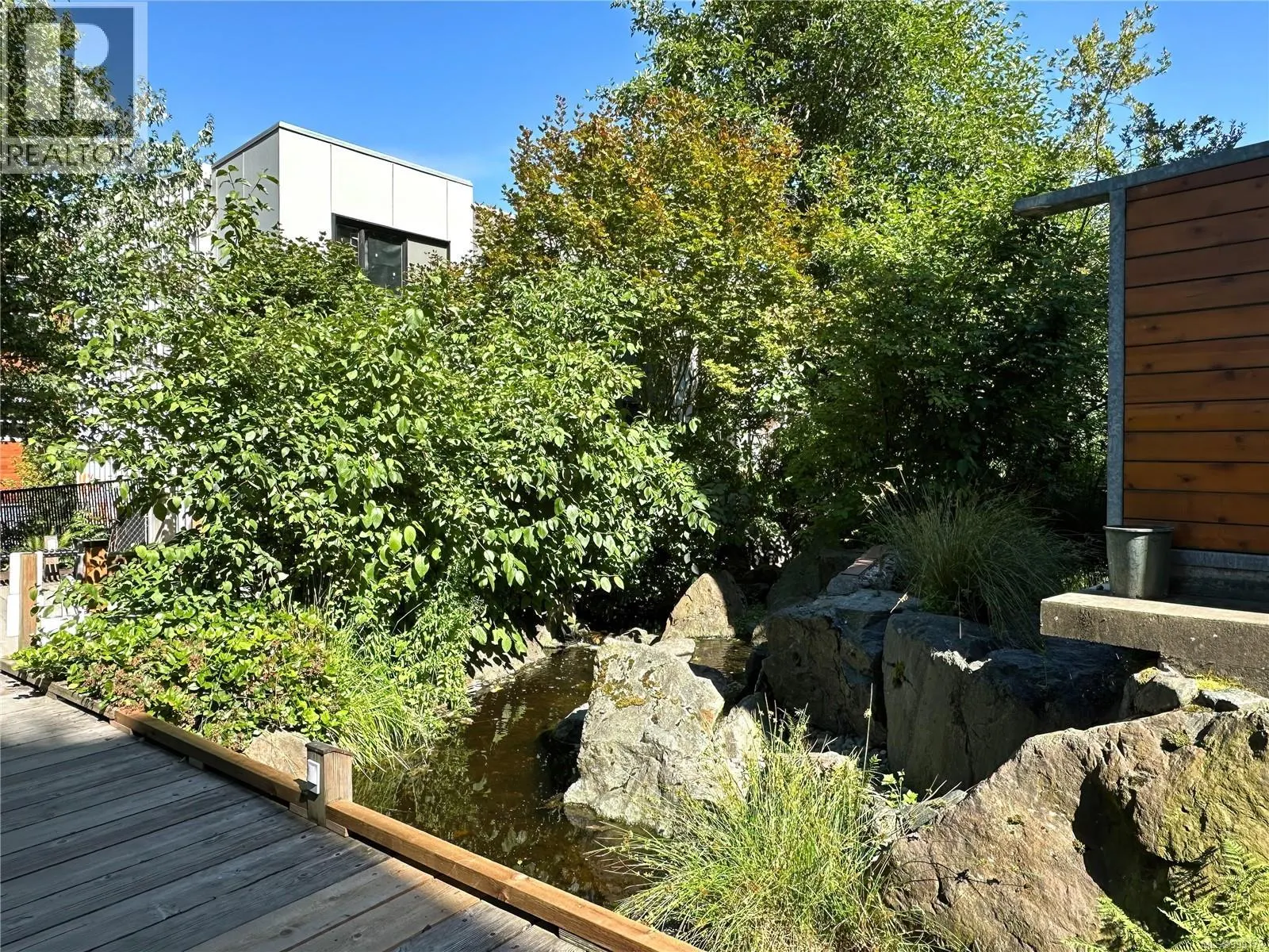 305 399 Tyee Rd