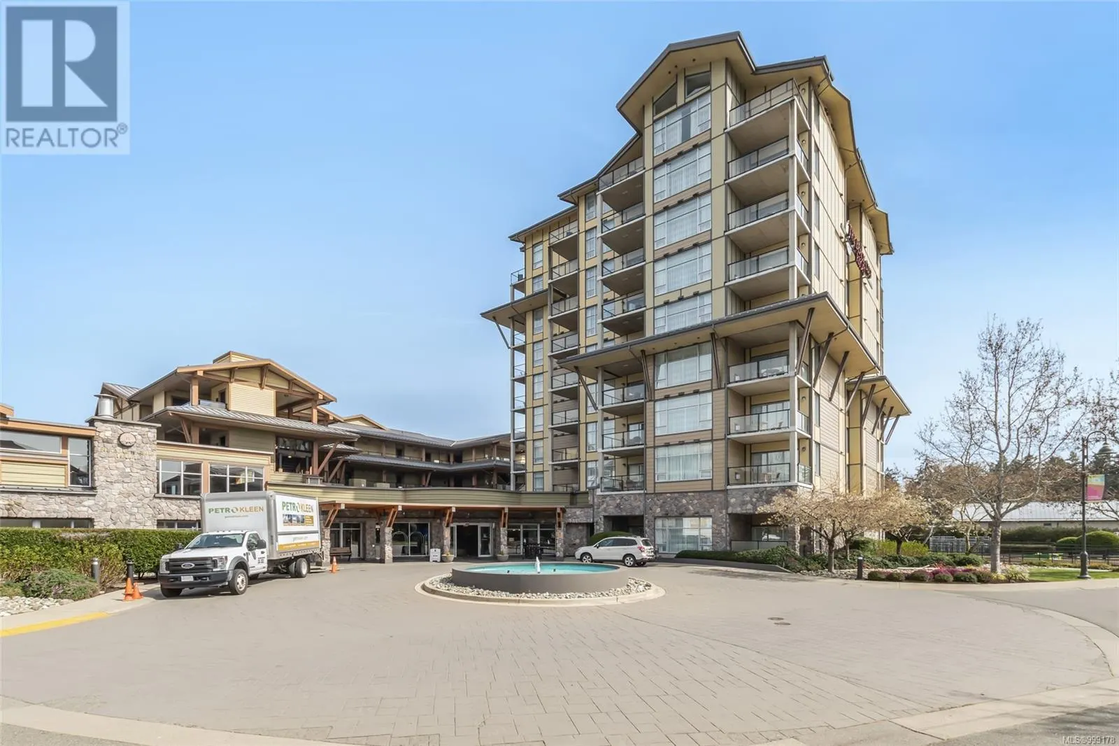 501/502C 181 Beachside Dr