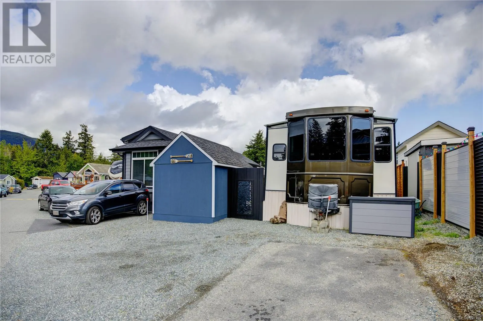 2115 Henderson Lake Way