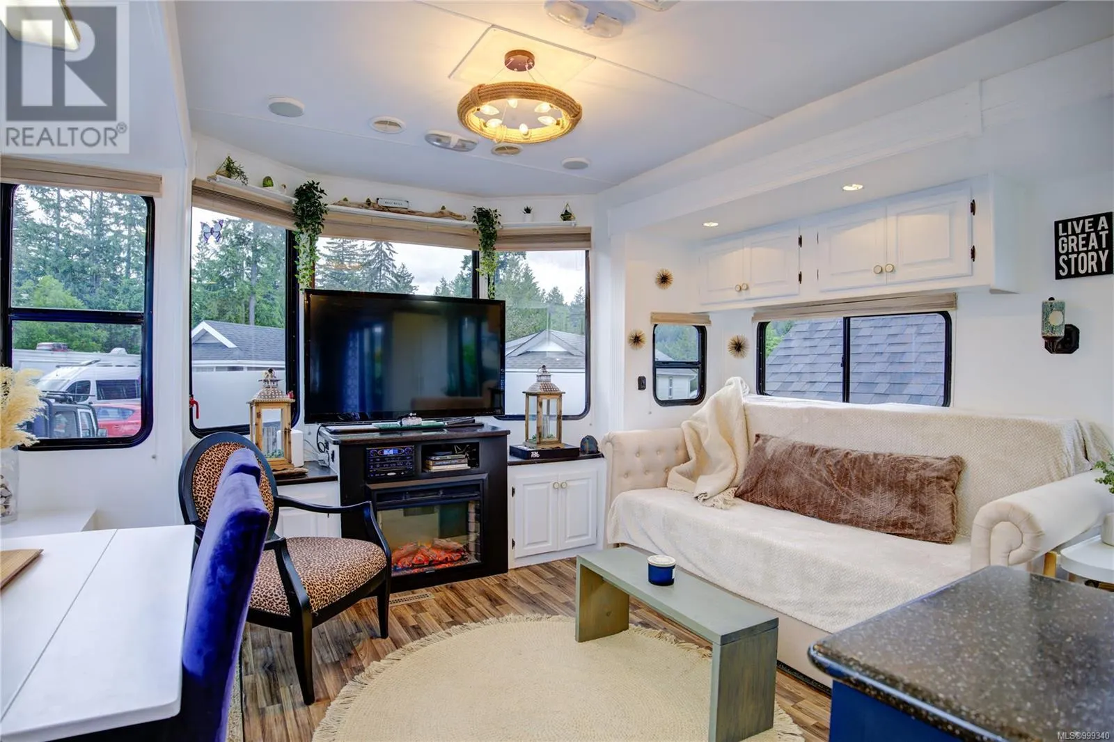 2115 Henderson Lake Way