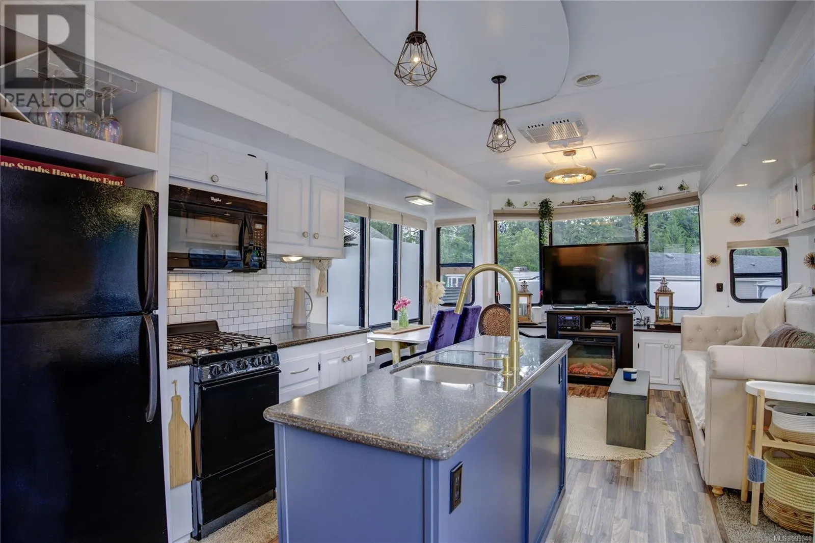2115 Henderson Lake Way