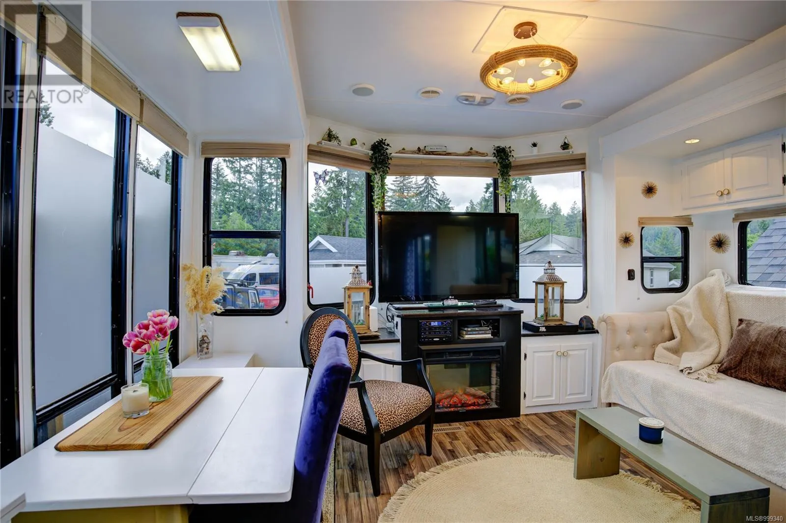 2115 Henderson Lake Way