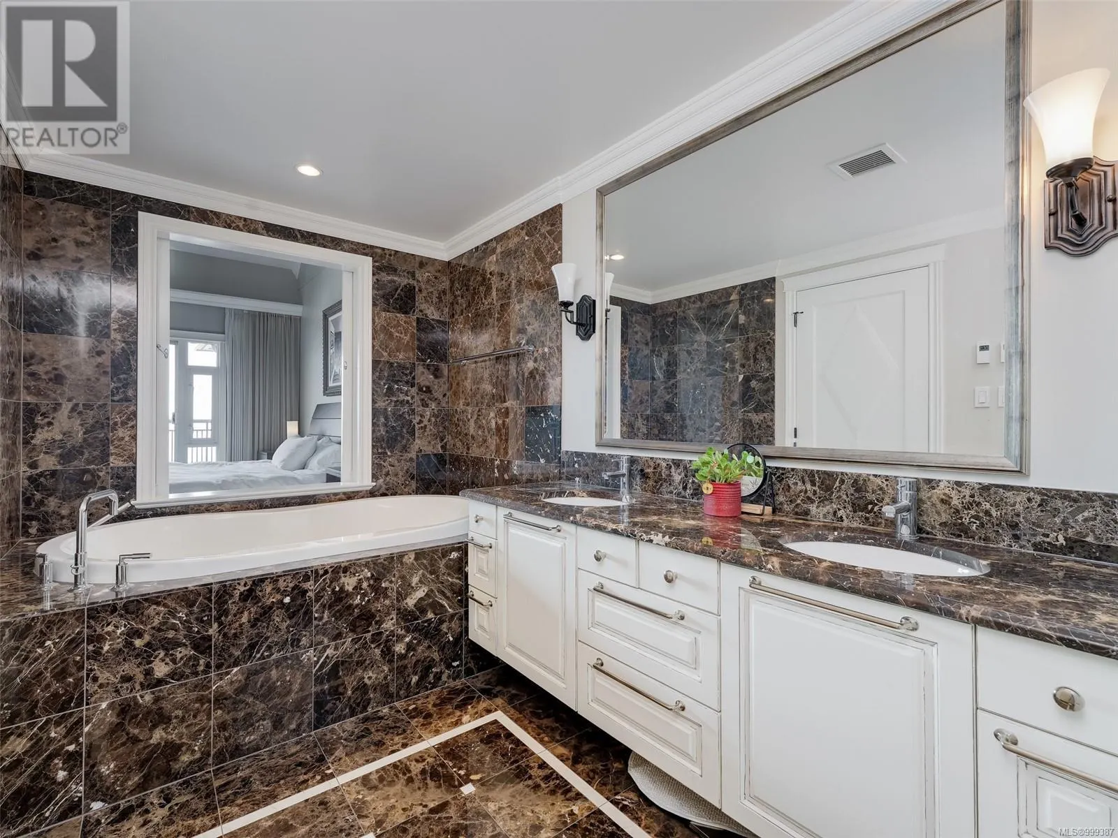 505 1175 Beach Dr