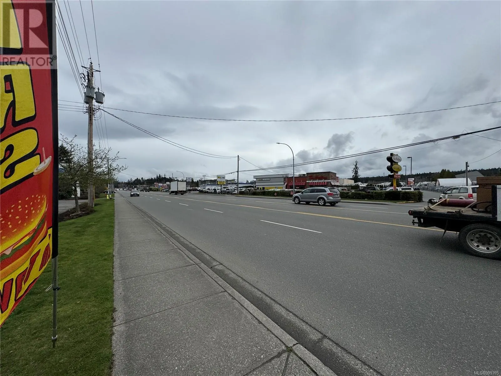 487 Island Hwy E