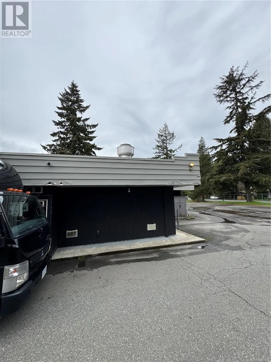 487 Island Hwy E