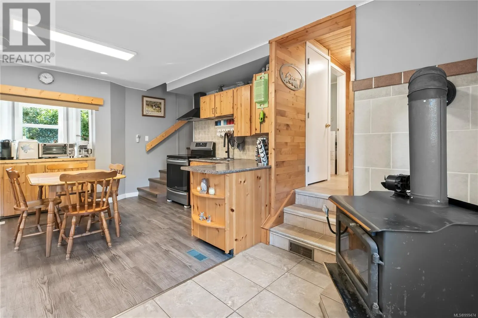 1065 Seventh Ave