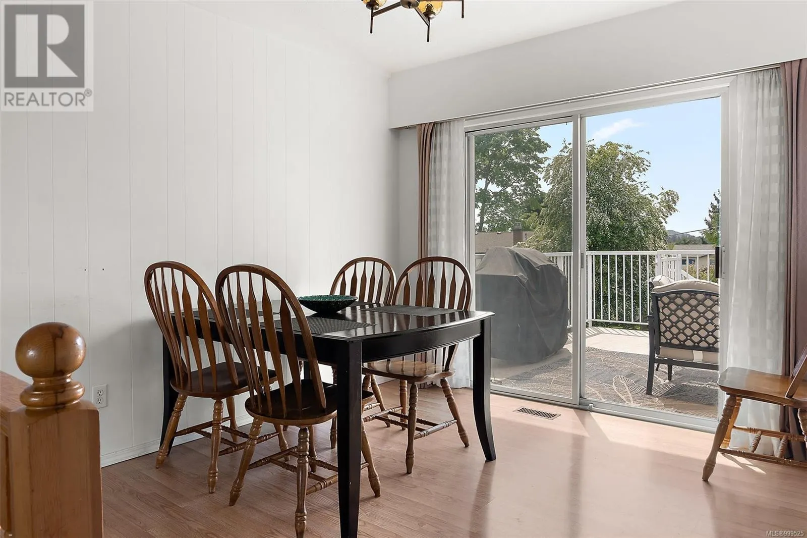 1881 Seaboard Cres