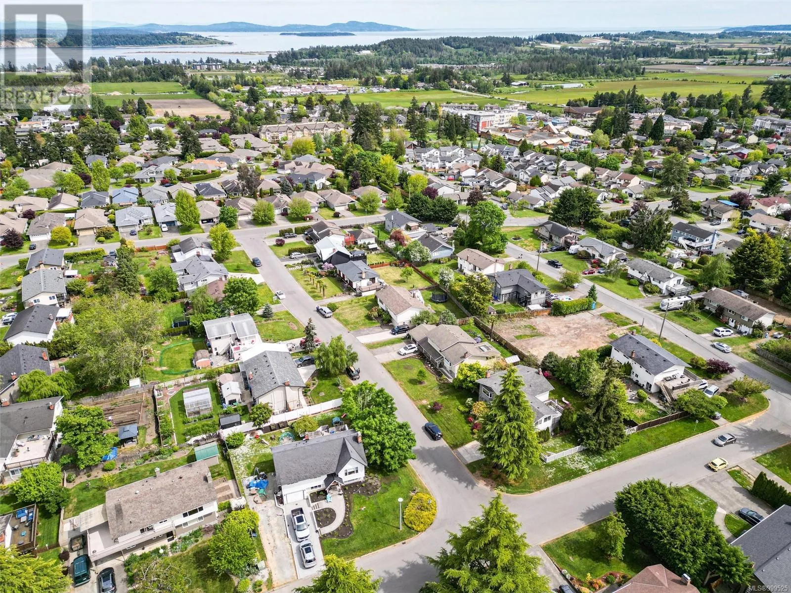 1881 Seaboard Cres