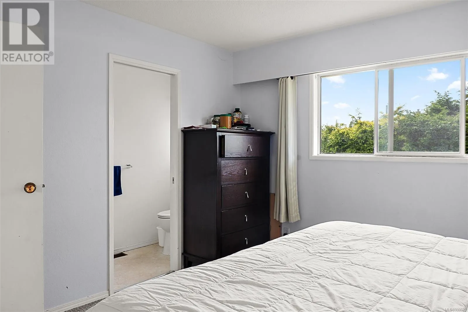 1881 Seaboard Cres