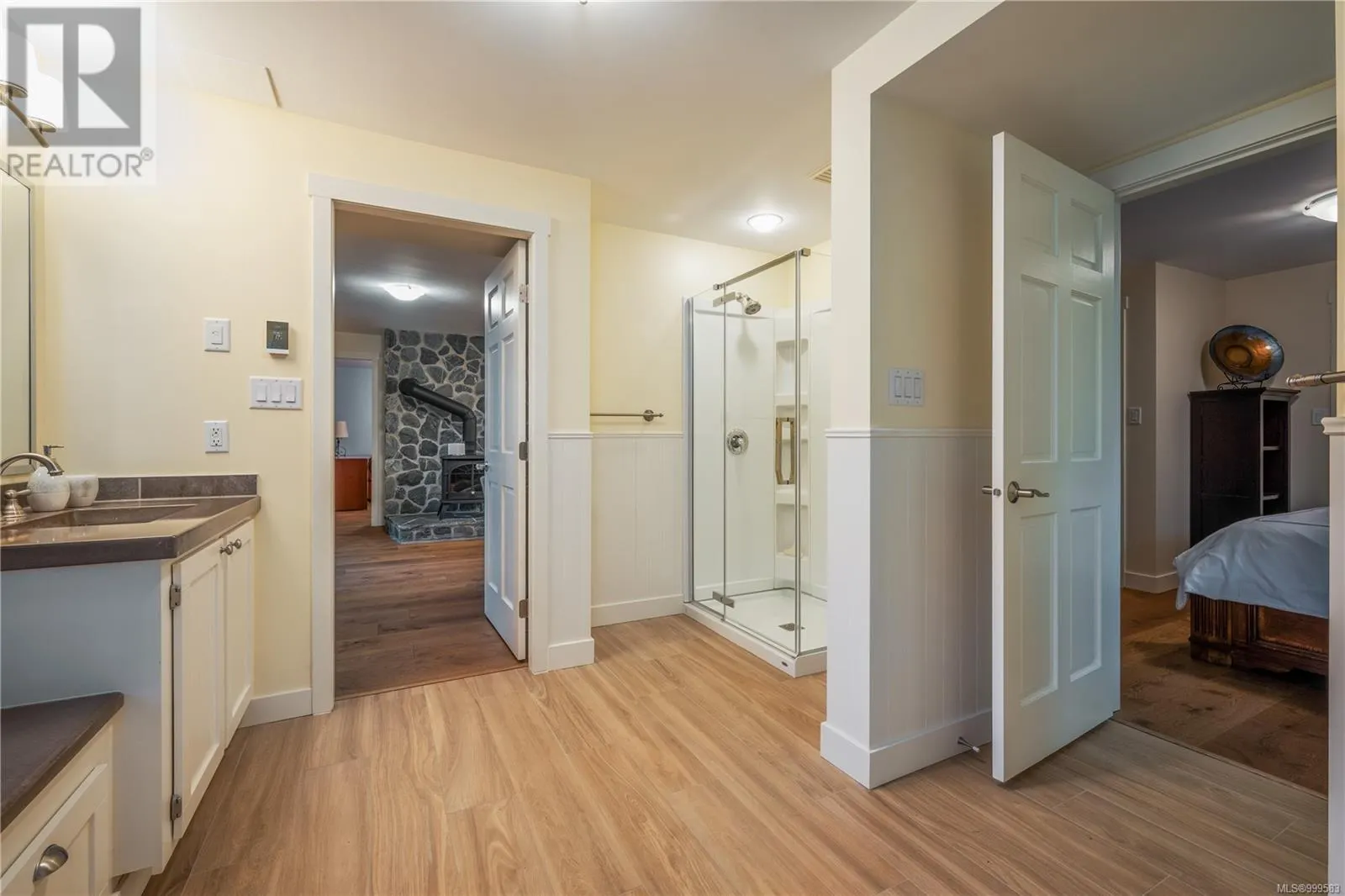 5026 Limberis Dr