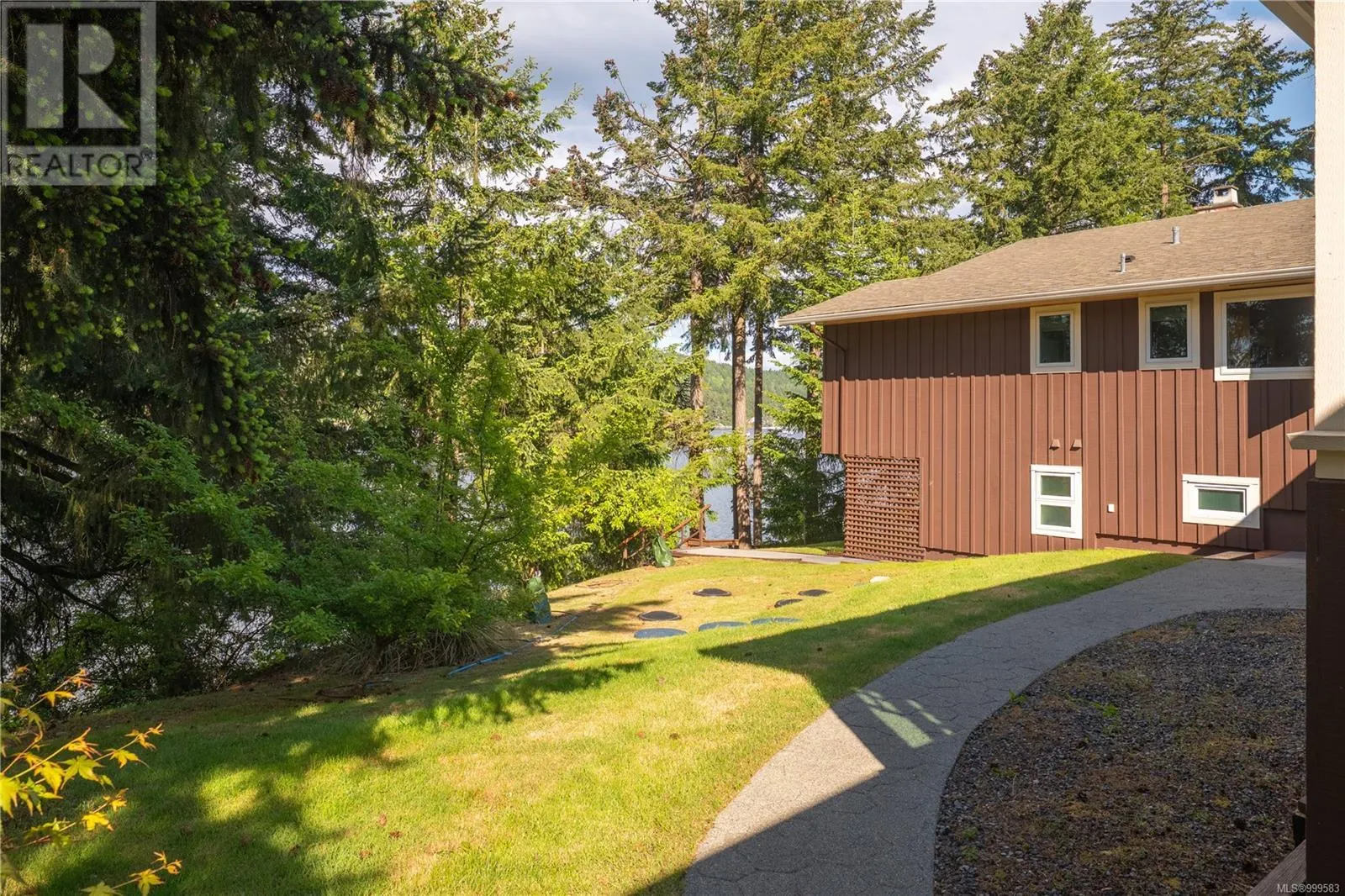 5026 Limberis Dr