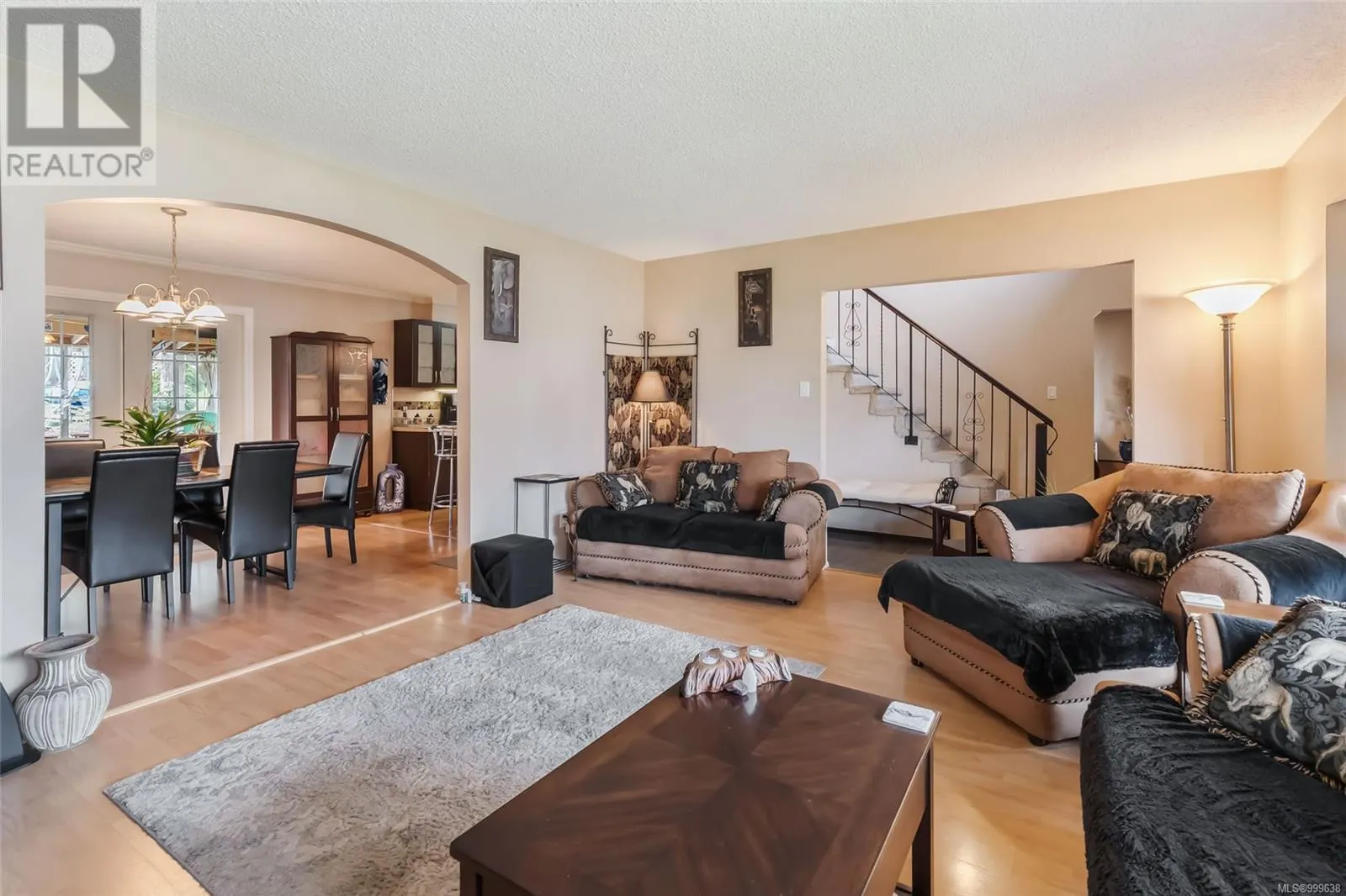 7413 Andrea Cres
