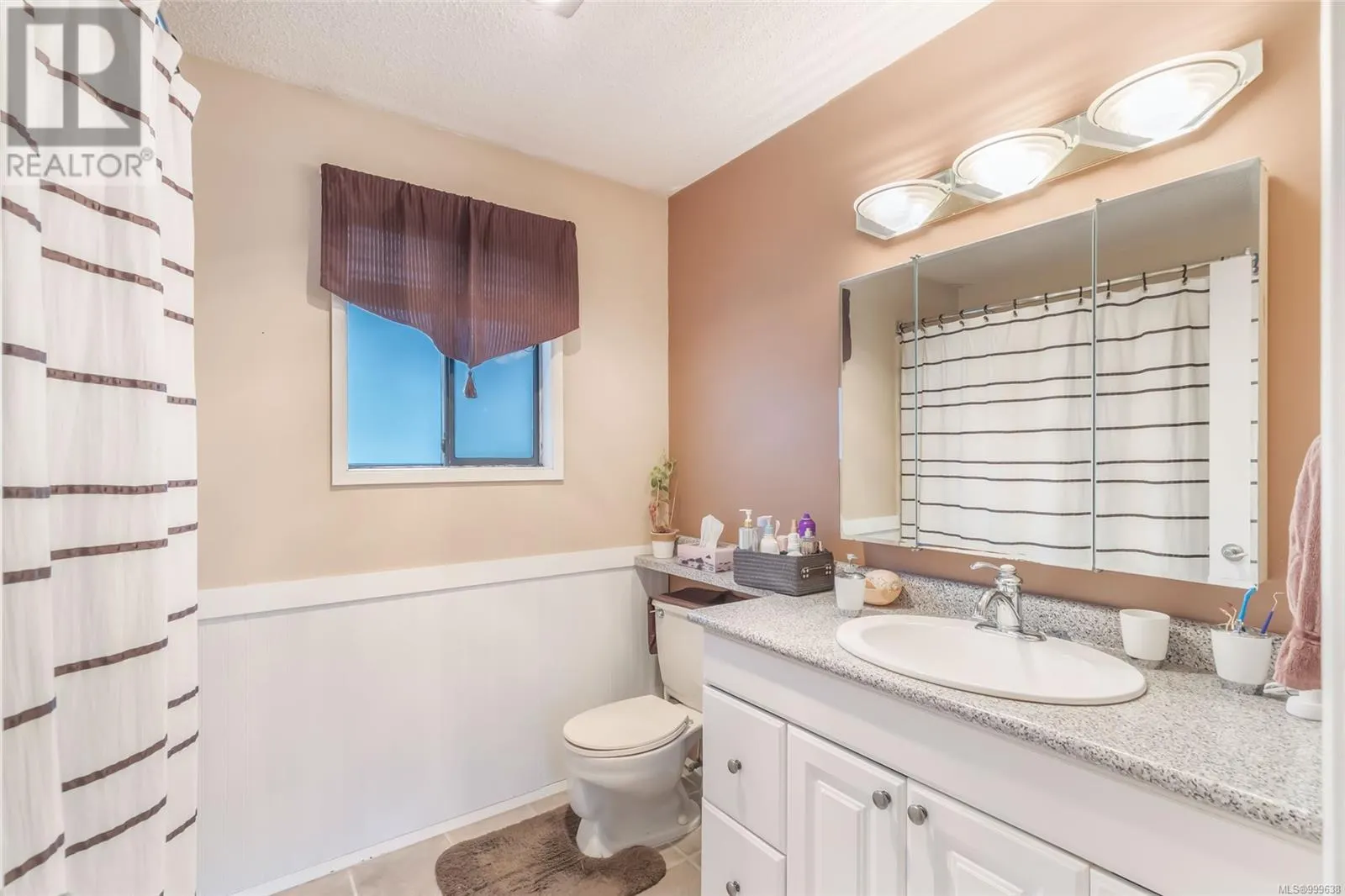 7413 Andrea Cres