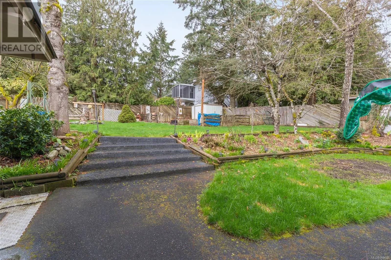 7413 Andrea Cres