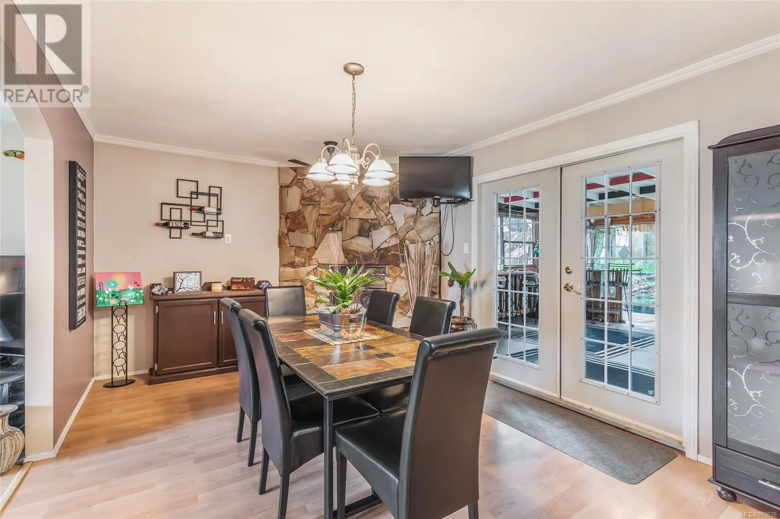 7413 Andrea Cres
