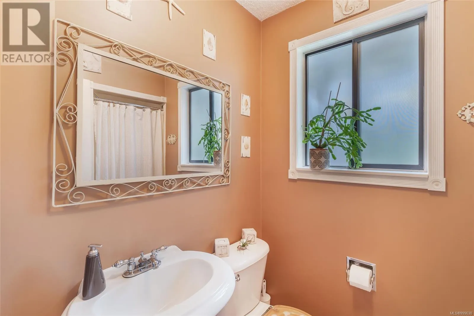 7413 Andrea Cres