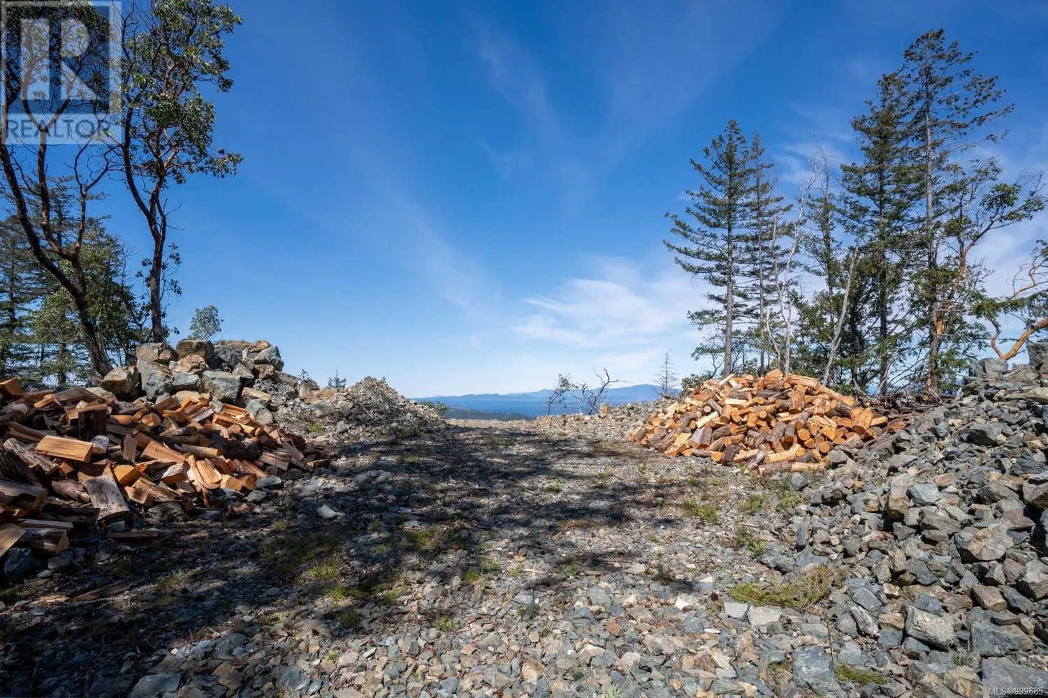 7468 High Ridge Cres