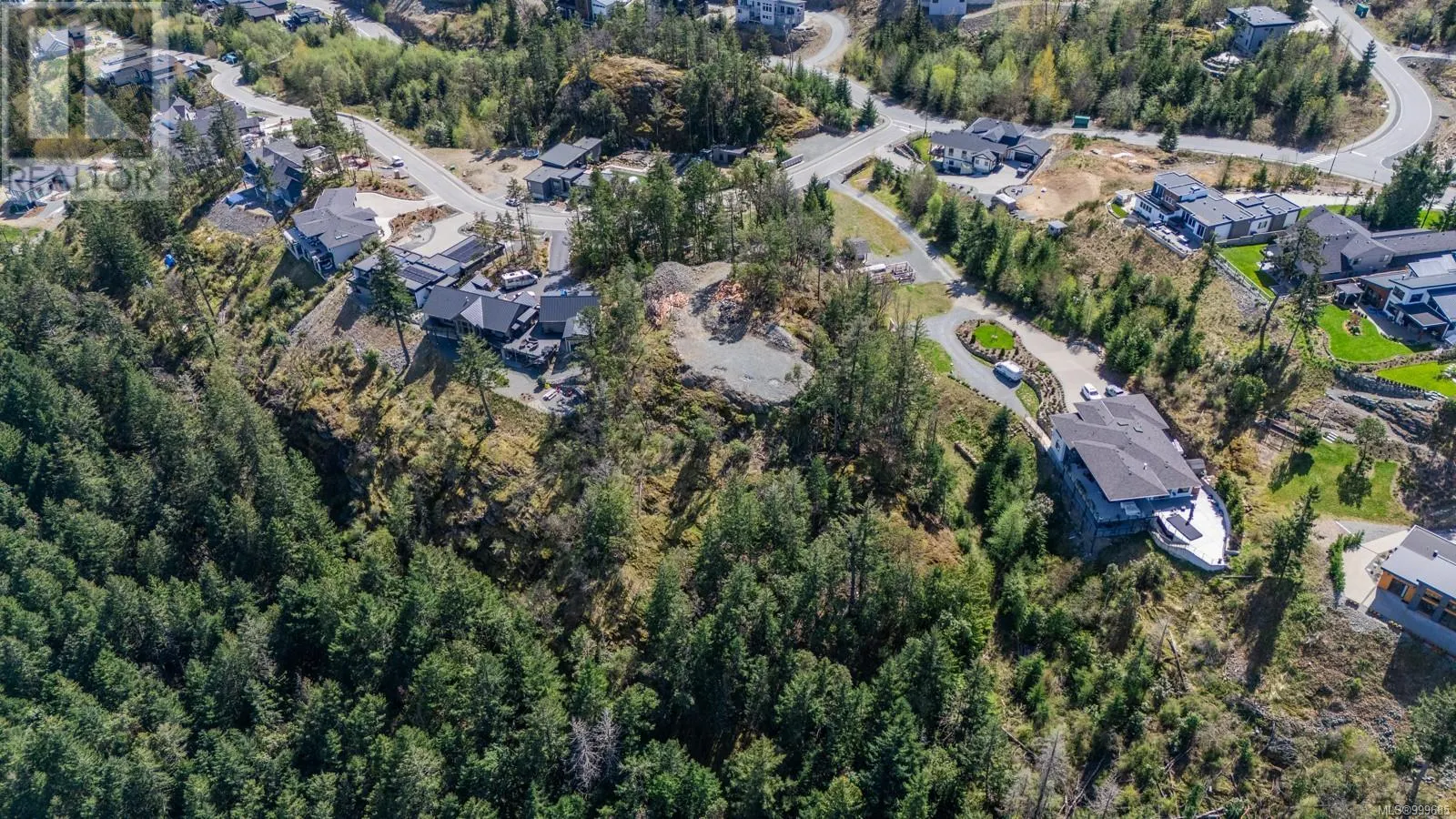 7468 High Ridge Cres