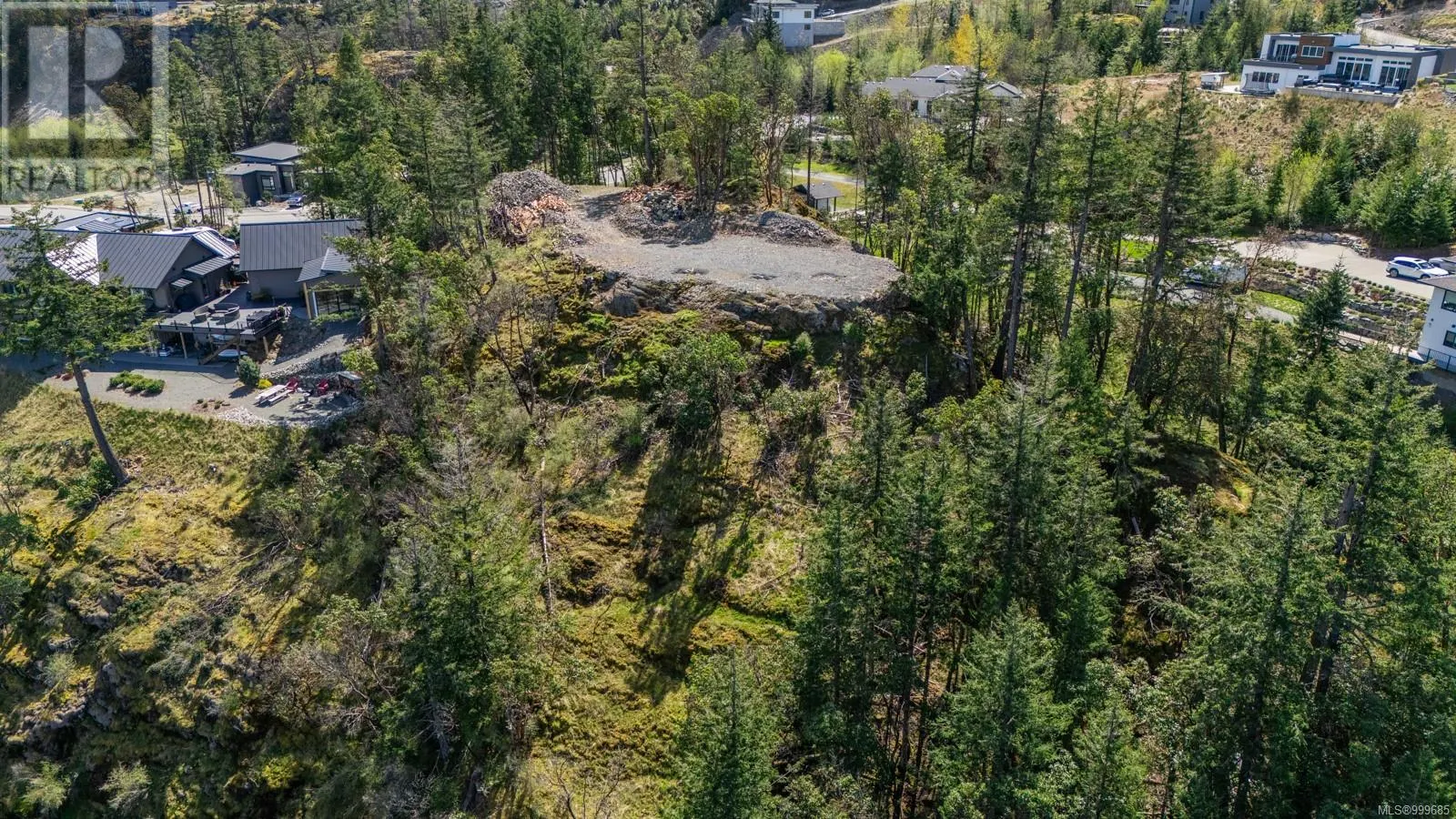7468 High Ridge Cres