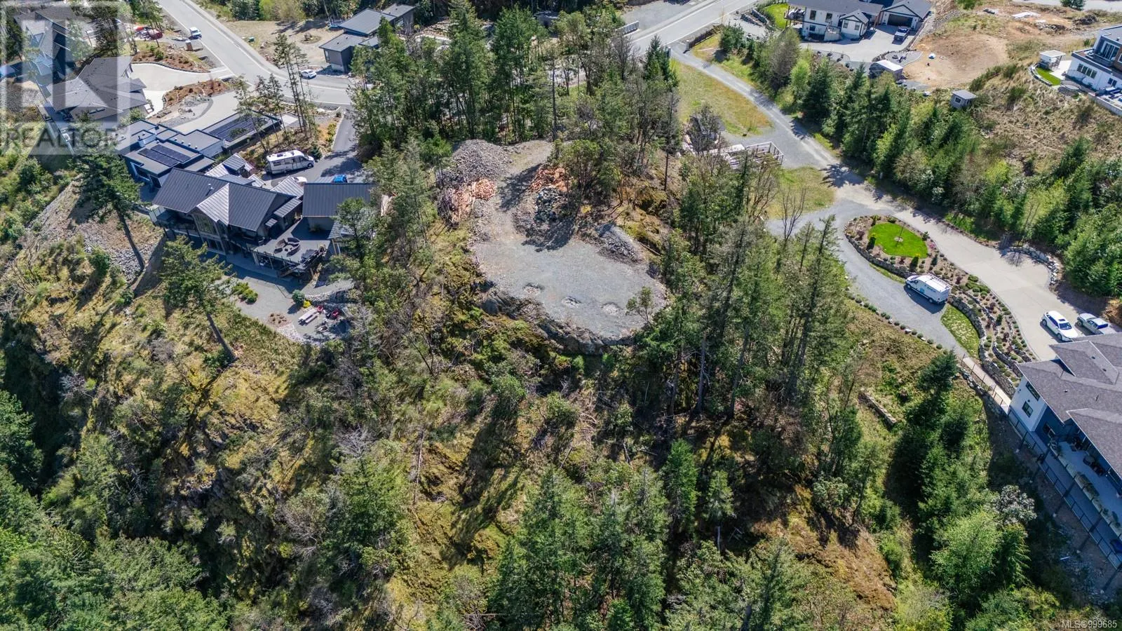 7468 High Ridge Cres