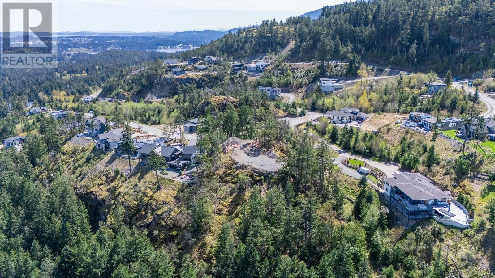 7468 High Ridge Cres