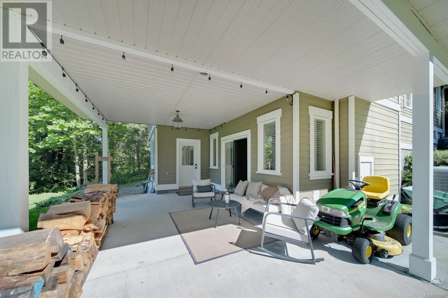 1049 Braithwaite Dr