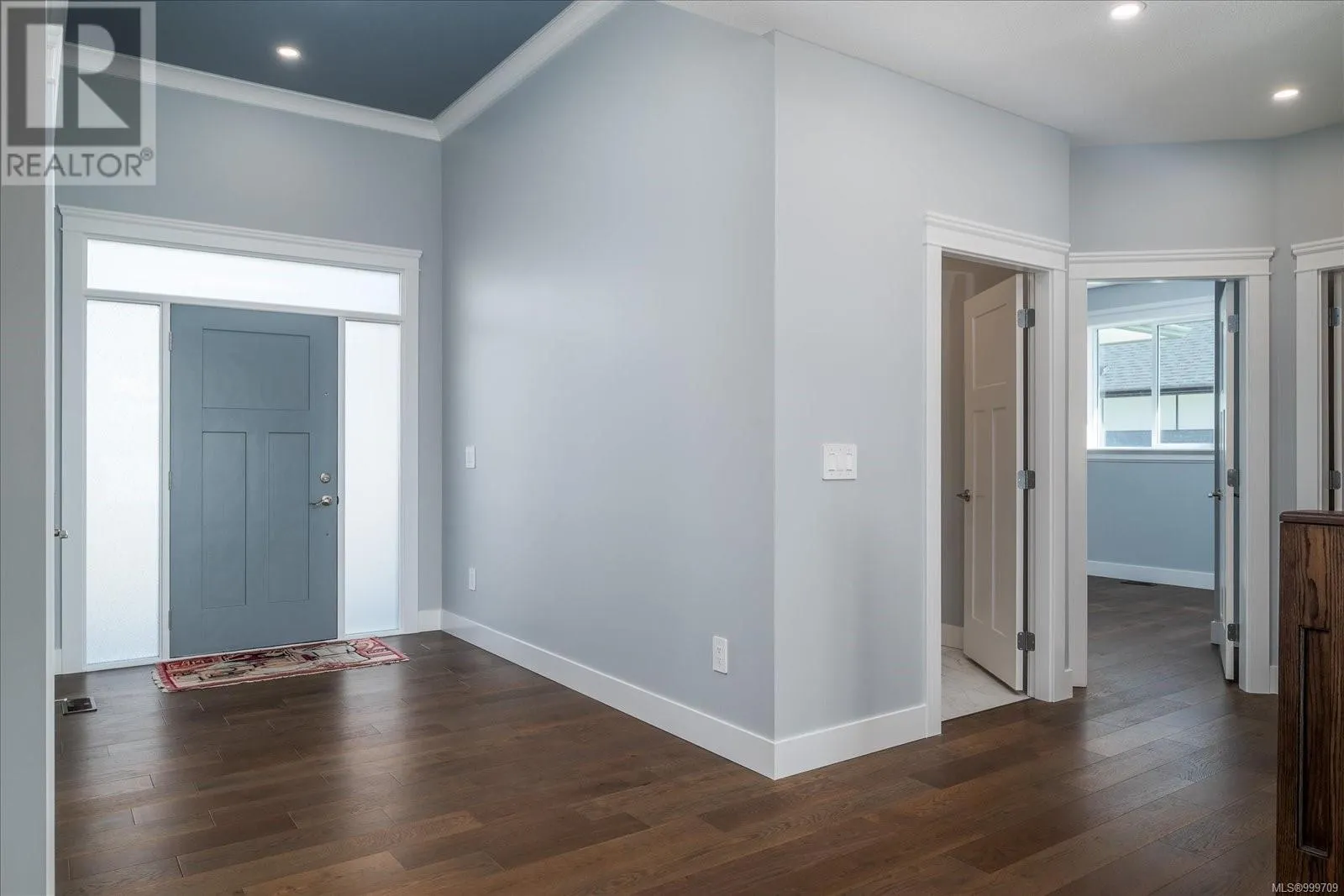 163 Golden Oaks Cres