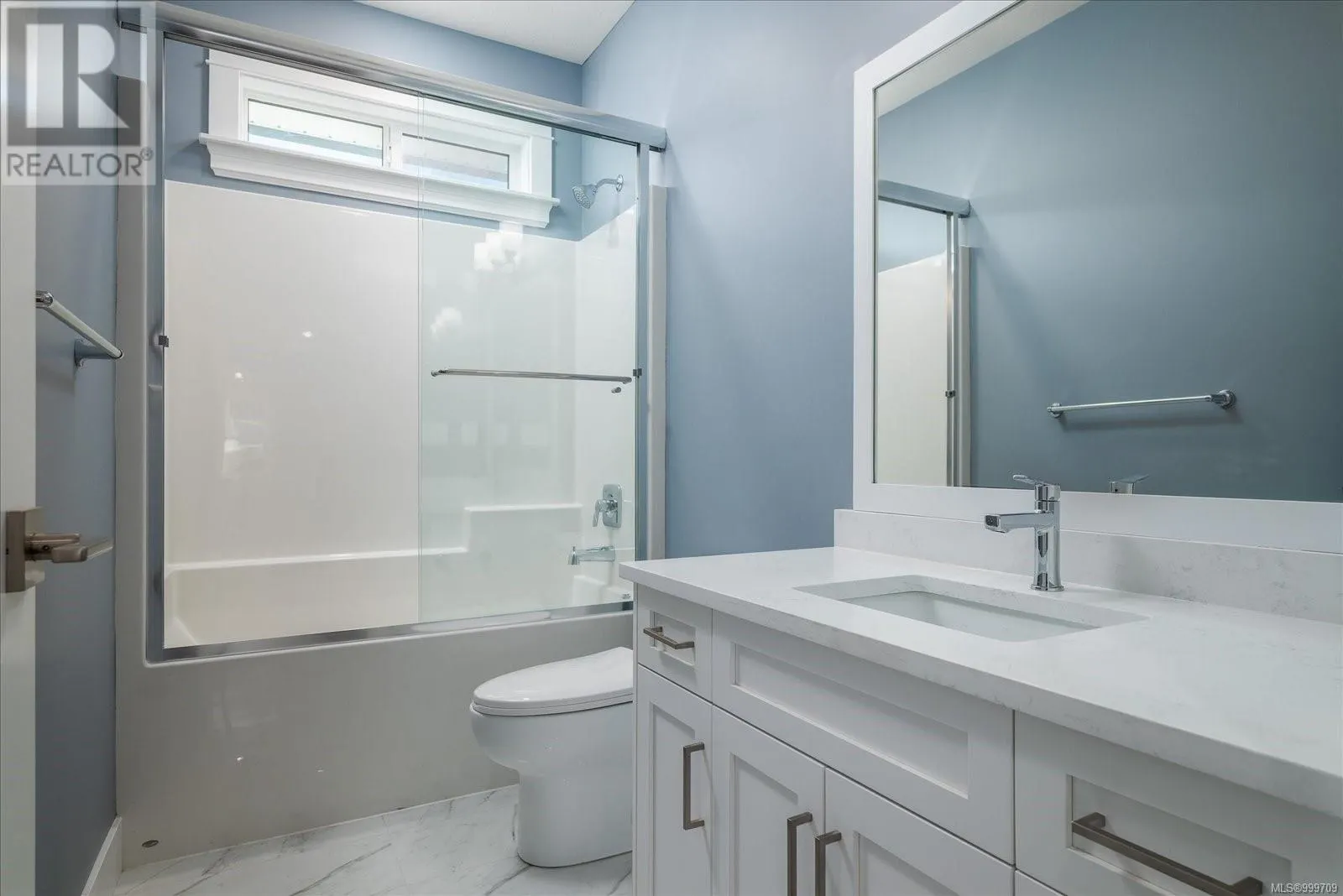 163 Golden Oaks Cres
