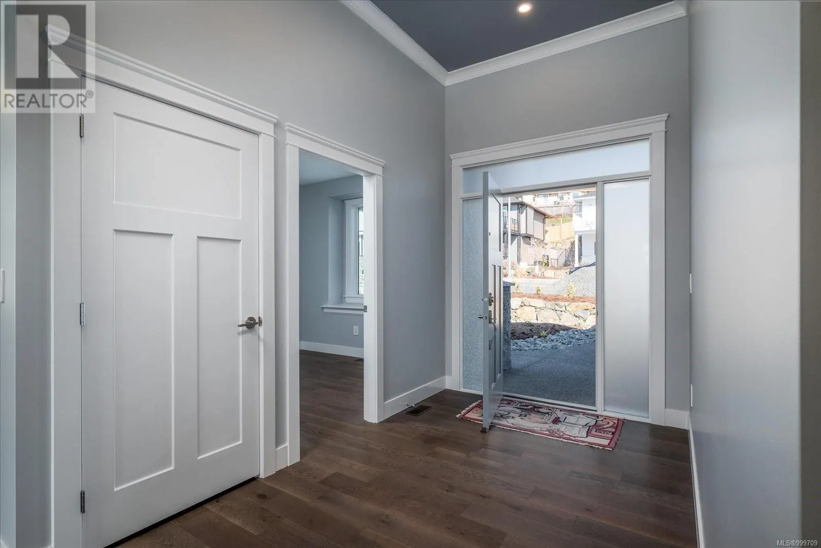 163 Golden Oaks Cres