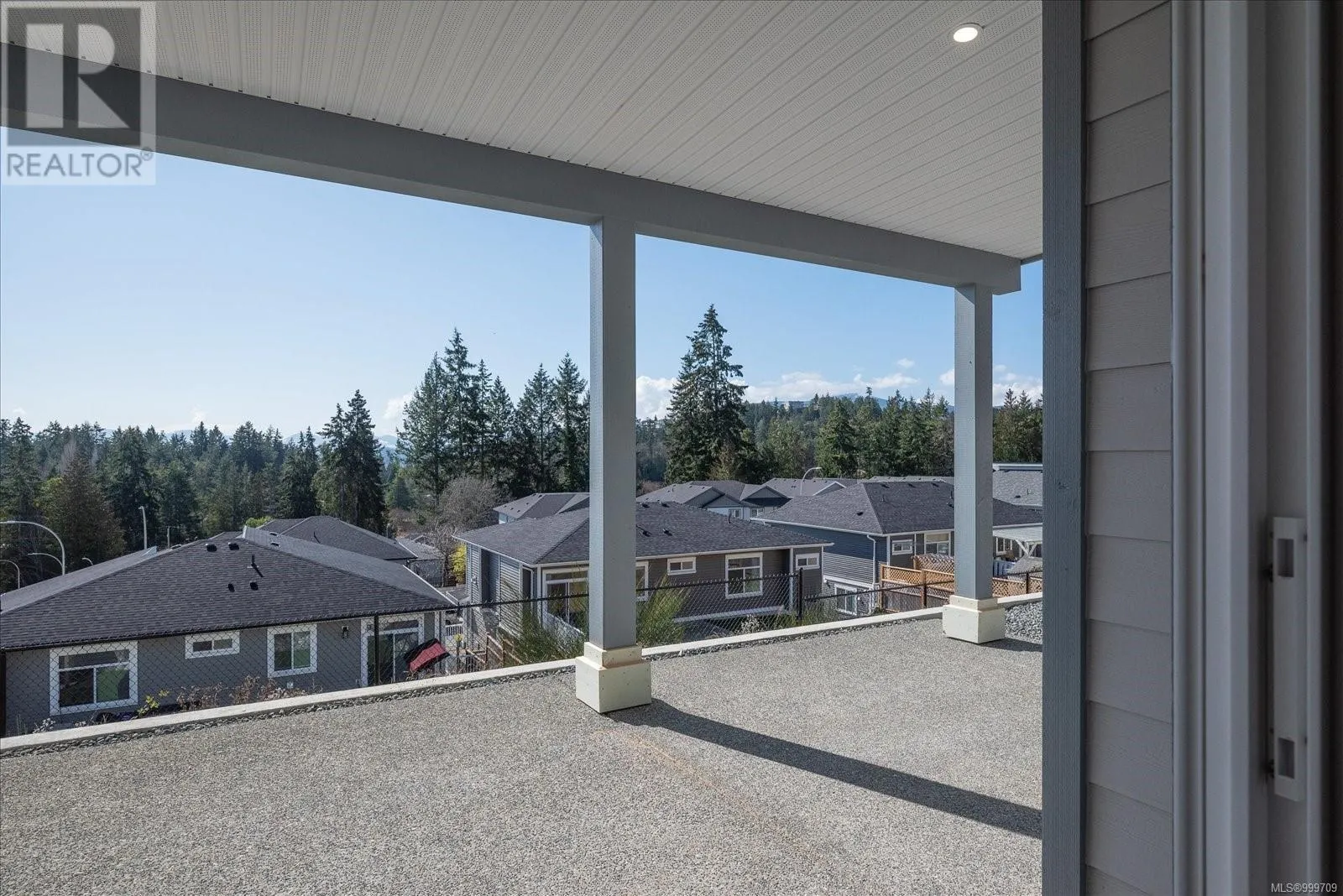 163 Golden Oaks Cres