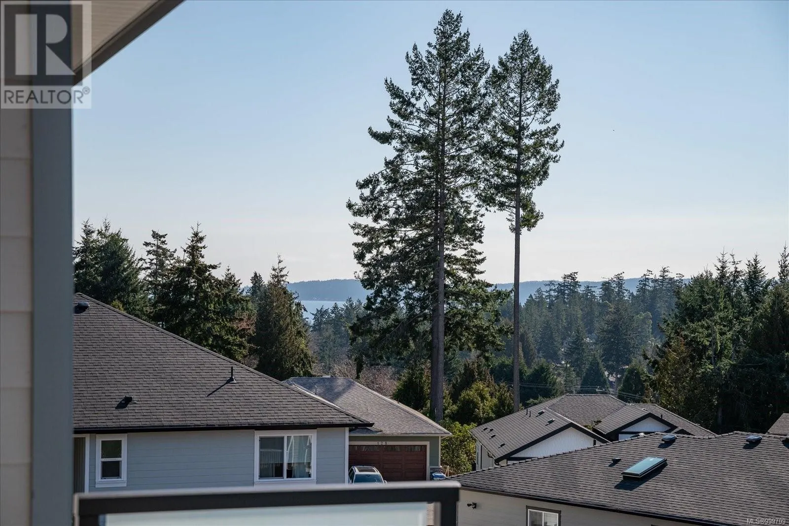 163 Golden Oaks Cres