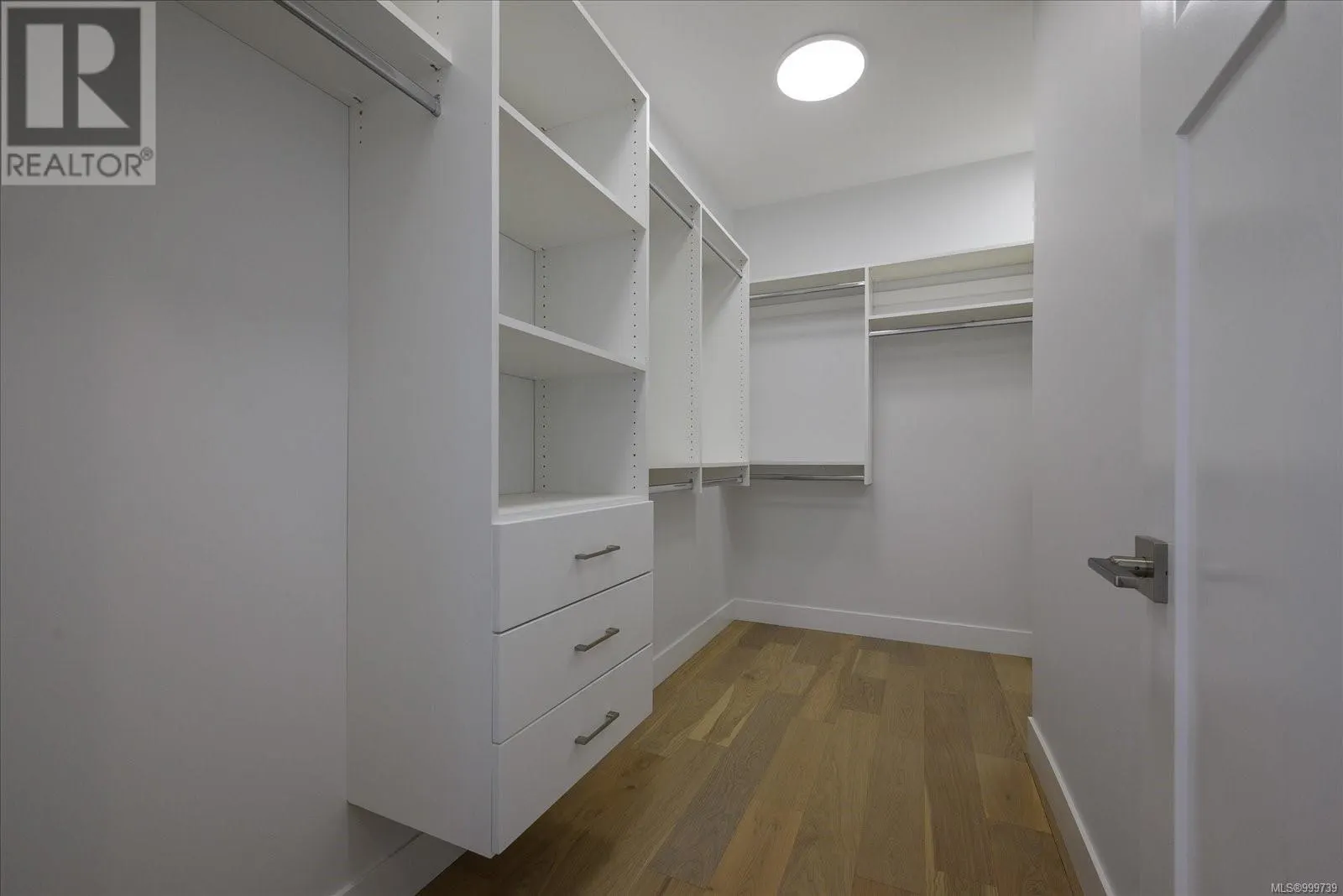 167 Golden Oaks Cres