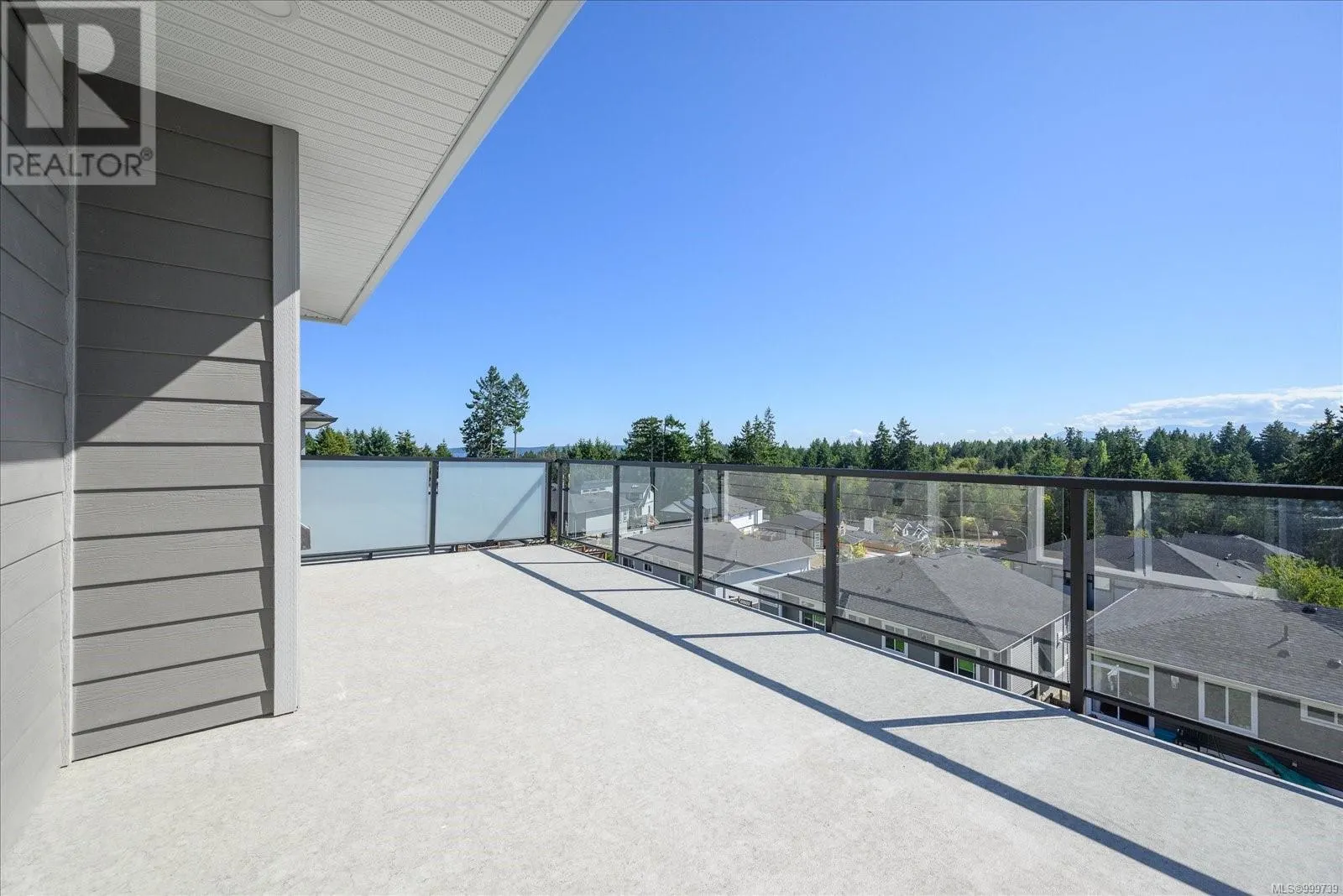 167 Golden Oaks Cres