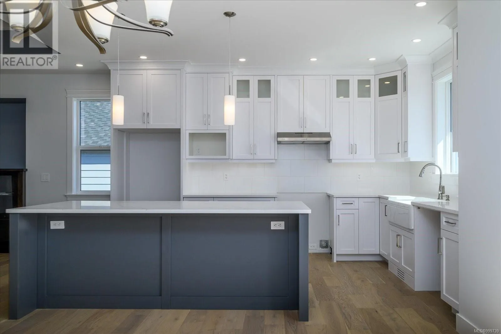 167 Golden Oaks Cres