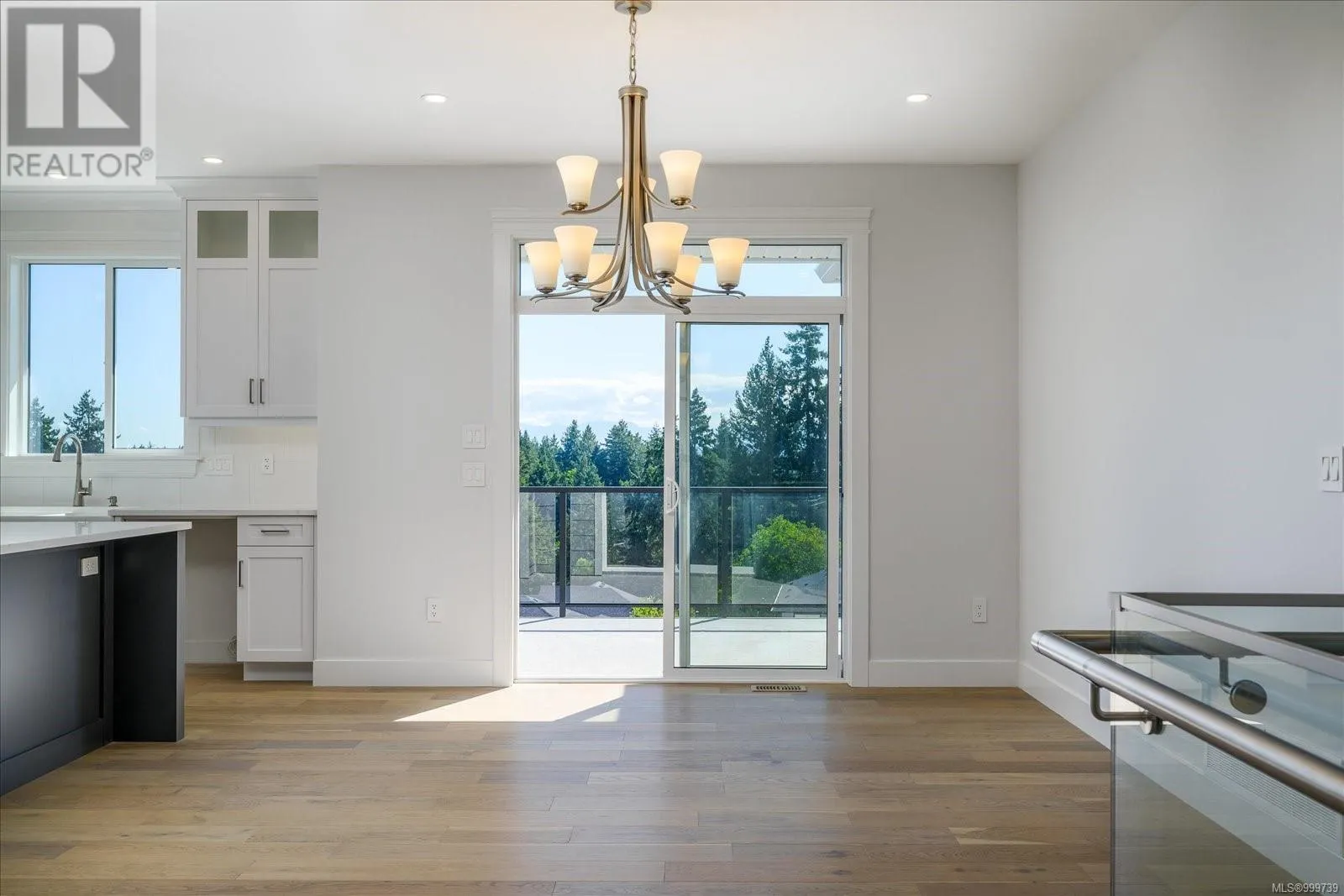167 Golden Oaks Cres