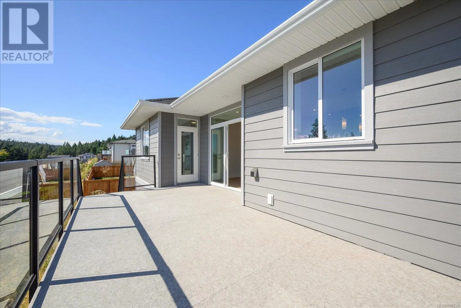 167 Golden Oaks Cres