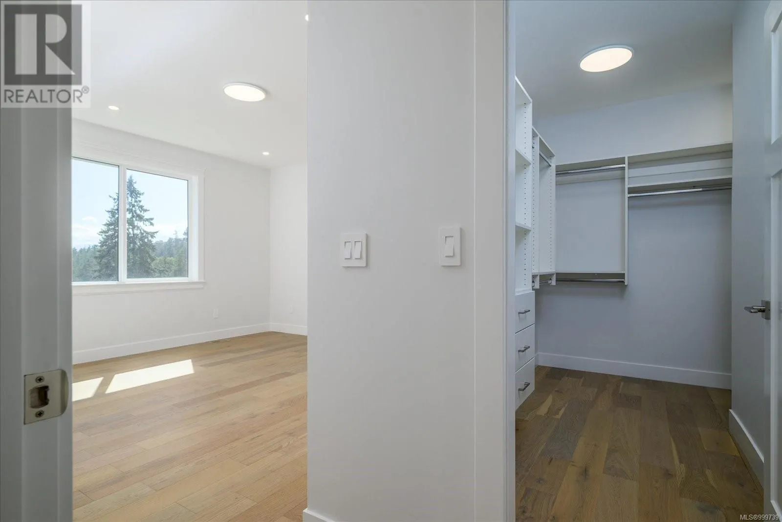 167 Golden Oaks Cres