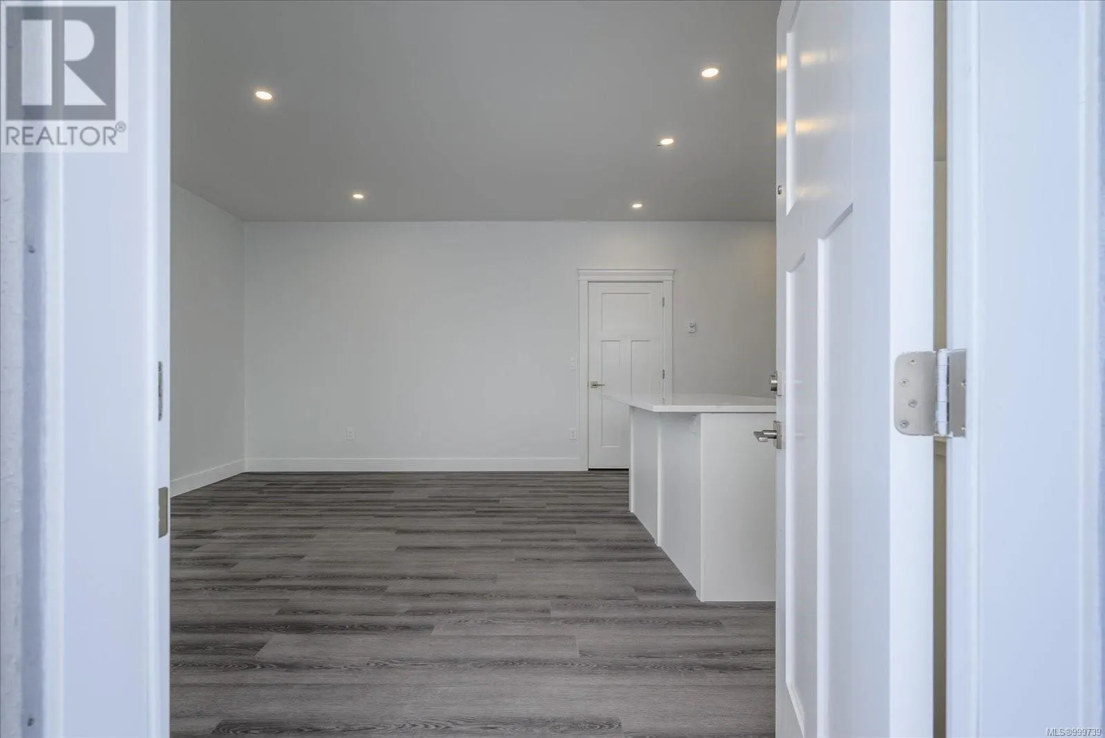 167 Golden Oaks Cres
