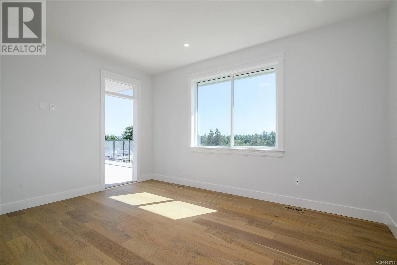 167 Golden Oaks Cres