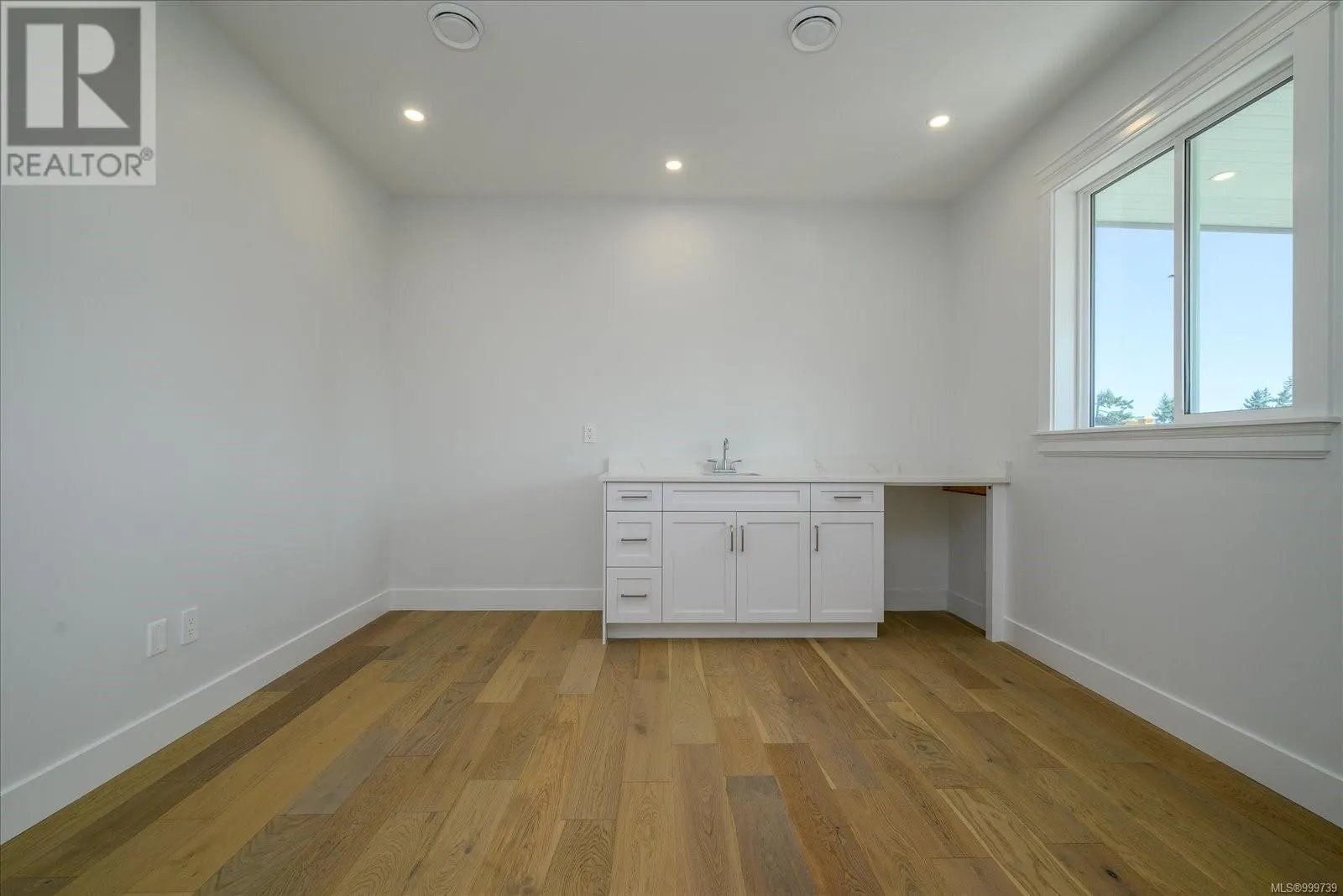 167 Golden Oaks Cres